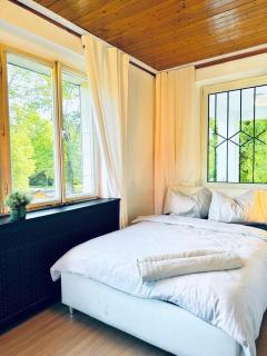 Spacious 6BR Shared Villa with Garden near Danube For 16 Guests - Wenen - 8