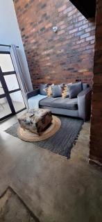 Entire Industrial-Style Loft in Maboneng - 8
