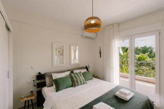 Sani Eclectic Family Villa, private garden - Sani Beach - 3
