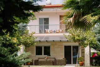 Sani Eclectic Family Villa, private garden - Sani Beach - 8