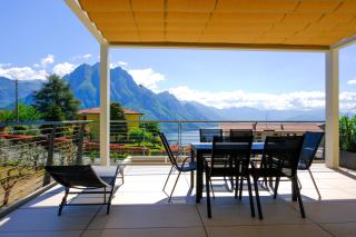 Costa Blu - Pool and terrace overlooking the lake - 1