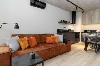 Stylish Apartment with Parking Sienna Grobla in Gdańsk by Noclegi Renters - Danzig - 0