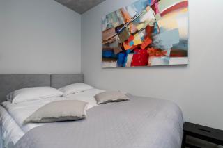 Stylish Apartment with Parking Sienna Grobla in Gdańsk by Noclegi Renters - Danzig - 8