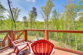 5 Mi to Pigeon Forge Hot Tub Haven in Smoky Mtns! - Sevierville - 0