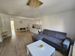 Apartament Daisy - Świebodzice - 0