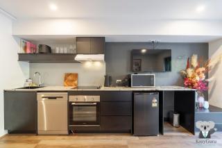 KozyGuru | Balmain | Charming Comfy Studio - Sidney - 8