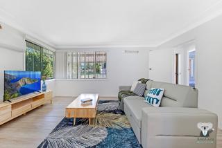 KozyGuru | Carlingford | 3 Beds + Free Parking - Dundas Valley - 0