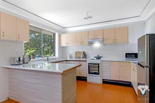 KozyGuru | Carlingford | 3 Beds + Free Parking - Dundas Valley - 7