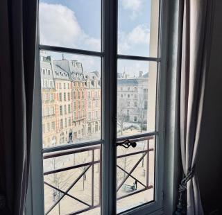 Place Dauphine - 3