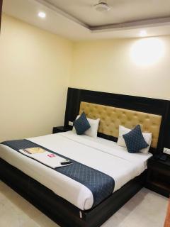 Hotel IVY Plaza Near IGI Airport - New Delhi - 2