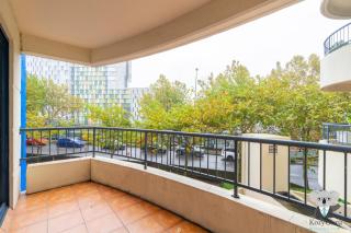 KozyGuru | Redfern | Cozy Apt near Train Station - Sydney - 6