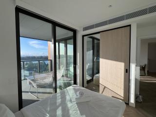 KozyGuru | Rhodes | Water View 3Bedrooms APT - Sidney - 7