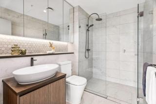 KozyGuru | Rhodes | Water View 3Bedrooms APT - Sidney - 4