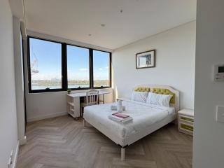 KozyGuru | Rhodes | Water View 3Bedrooms APT - Sidney - 2
