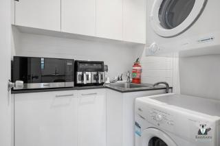 KozyGuru | Surry Hills | Premium Apt + Parking - Sydney - 4