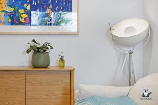 KozyGuru | Surry Hills | Premium Apt + Parking - Sydney - 1