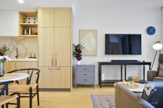 KozyGuru | Moonee Ponds | Modern 1 Bed Apt Parking - 4