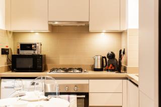 Quiet High-Rise 1BR - Free Baby Gear, Downtown Close - Dubai - 2