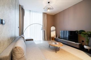 Quiet High-Rise 1BR - Free Baby Gear, Downtown Close - Dubai - 4