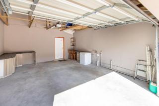 Quaint Townhouse - 1