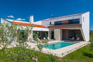Villa with Stunning Views - Vodnjan - 0