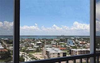 Remodeled Beachfront Condo with Gulf and Bay Views - Fort Myers Beach - 9