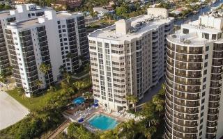 Remodeled Beachfront Condo with Gulf and Bay Views - Fort Myers Beach - 7