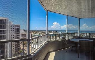 Remodeled Beachfront Condo with Gulf and Bay Views - Fort Myers Beach - 4