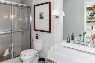 Elegant 3-Bedroom Oceanfront Condo With Great View - Palm Beach Shores - 0