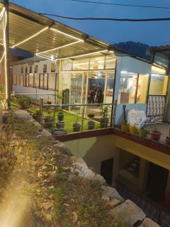 BS Hotel & Restaurant - Chandrāpuri - 5