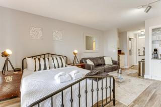 8 Mi to Traverse City Bayside Couples Retreat - Williamsburg - 5