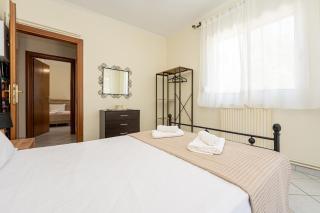 Sisters' Corner - Nea Skioni - 5