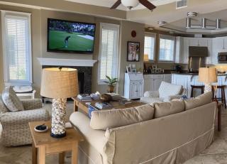 Elegant 3-Bedroom Condo with Lake Views - Panama City Beach - 9
