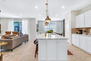 Luxurious 5BR w Pool, Spa, Game Room & BBQ Grill - 2