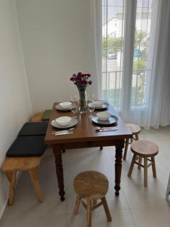 Villa la Désirée ,haut de la villa, entièrement rénovée, 4 étoiles, climatisé, parking privé et 120m2 de jardin - Antibes - 2