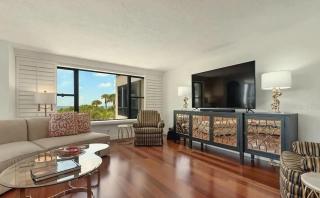 Spacious 3-Bedroom Condo with Beach Access - Sarasota - 3