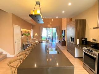 Family Home w BBQ, 7 Min from Disney, Accessible - Orlando - 2