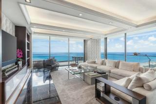 Oceanfront 3-Bedroom Corner Residence - Miami Beach - 9