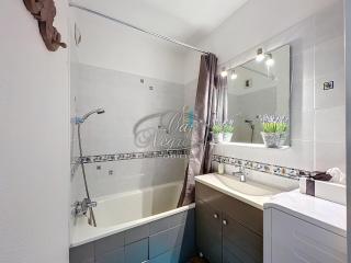 Appartement T2 classé 3 étoiles vue mer résidence avec piscine proche plage du Canadel - 4