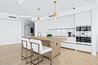 Oceanfront 2-Bedroom Condo With Great View - Fort Lauderdale - 5
