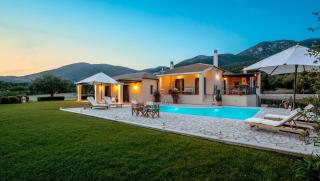 Splendid Kefalonia Villa 2 Bedrooms Villa Olivia Great Sea Mountain Views Trapezaki - Cefalonia - 0