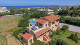 Exclusive Crete Villa Villa Alexia 4 Bedrooms Large Lawned Gardens Chania - Maleme - 2