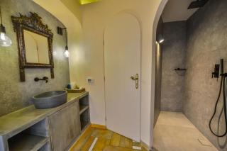Magnificent Santorini Villa 3 Bedrooms Villa Royal Beautiful Caldera View With 2 Outdoor Hot Tubs Oia - Oia - 6