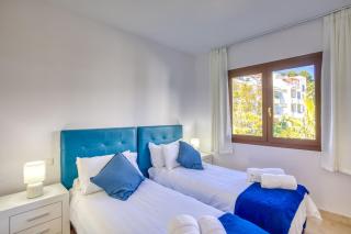 The Penthouse - - 5