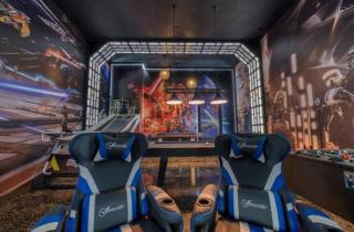 Experience Luxury in Your 11 En-Suites Mansion - 9