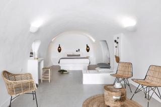 Caldera Bliss Cave Villa Oia, Santorini Private Terrace Outdoor Hot Tub Breathtaking Caldera Views Traditional Cave-Style Luxury Intimate, - Oia - 5