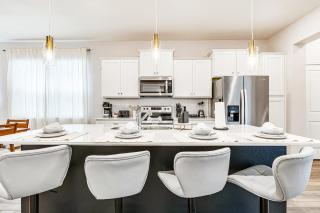 Unwind In Your 5-bedroom Oasis - Orlando - 1
