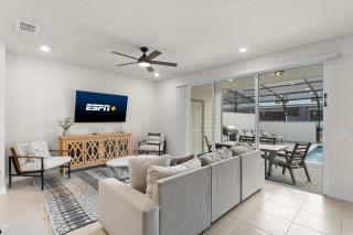 Relax In Style With Private Pool, Bbq And More - Davenport - 2