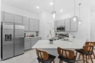 Lux 5BR Home, Game Room, 4 Suites & Private Pool - 4