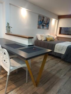 Moderno y cómodo monoambiente céntrico con amenities y SEGURIDAD 24hs - Córdova - 3